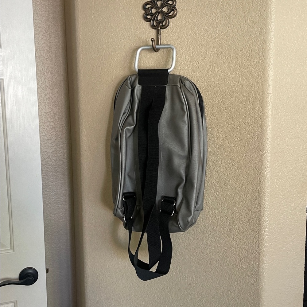 SEBASTIAN Collection Backpack w/ Shoulder Straps And Quality Heavy Duty Fabric - Picture 2 of 6